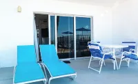 Charming 1-bedroom, Beachfront condo in fabulous Longboat Key steps to the beach