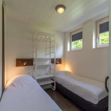 Bungalow Near Dutch Coast with Private Garden Hoteles en Callantsoog