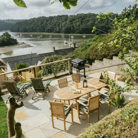 Stunning Waterfront Retreat With Hot Tub, No Deposit