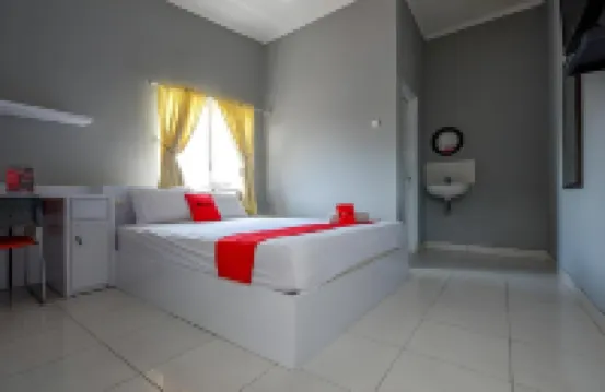 RedDoorz Near Solo Square 3