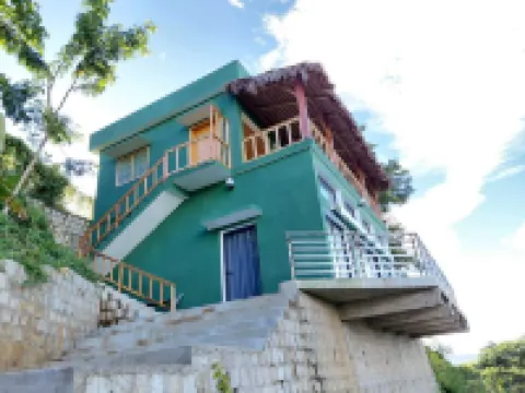 Emeraude Lodge Hotels in 