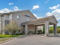 Comfort Suites Lake Geneva East Hotels in Walworth County