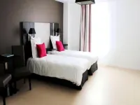 2 Rooms 4 People