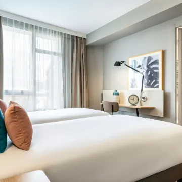 Aparthotel Adagio Paris Suresnes Longchamp Отели рядом с достопримечательностью «Philips»