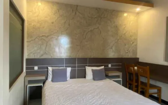 Kedaton House Syariah Hotels in Penganjuran