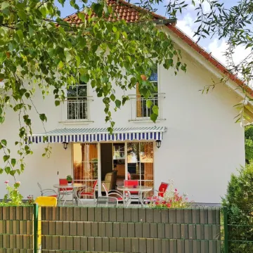 Ferienhaeuser am Kummerower See in Verchen