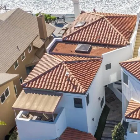 Oceanfront! 3 Distinct Suites! Jacuzzi & BBQ!