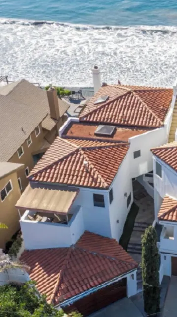 Oceanfront! 3 Distinct Suites! Jacuzzi & BBQ!