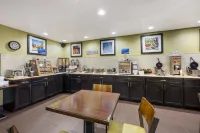 Best Western Airport Albuquerque Inn Suites Hotel  Suites - breakfast