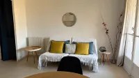 Cassis center apartment la rade, behind the harbor, nice view and parking
