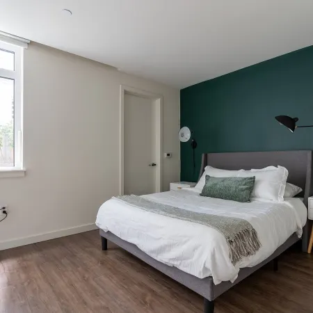 2BR TH | Gym, Balcony | Bellevue Parkside L