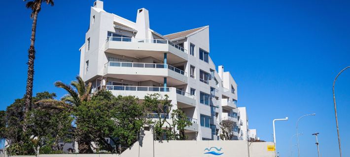Sea Spray A308 Hotels in Bloubergstrand
