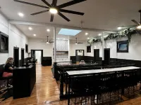 Howzit Hostels Hawaii فنادق في هيلو