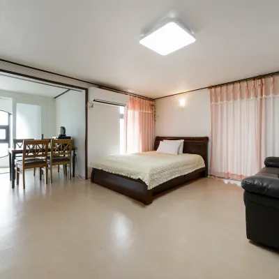 Sokcho Dongmyeonghang Moa Hotels near Sokcho Lighthouse Observatory