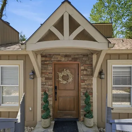 Lakefront -Heated Pool -EV Charger -Dock -Fire Pit -Kayaks -Game Room