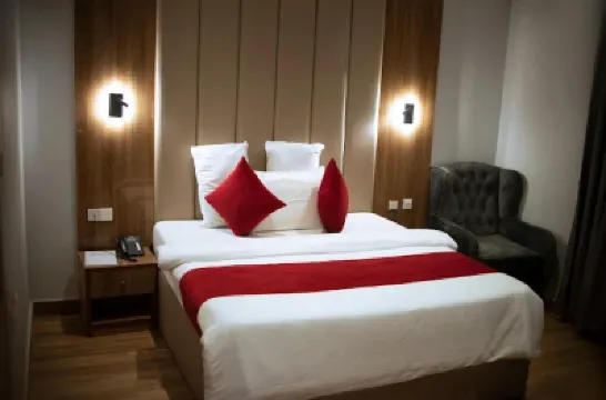 Amba Hotels Limited  호텔