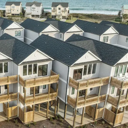 Walk to Private Beach Access, Elevator, 4Br/4ba