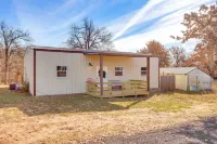 4 Mi to Lazy E Arena: Horse Lover's Haven w/ Grill - 2-Star