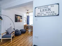 Cozy 3-Bed Home by 53 Degrees Property, Perfect for Business & Groups! Hotel a Leek