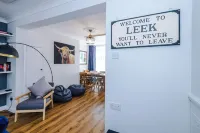 Cozy 3-Bed Home by 53 Degrees Property, Perfect for Business & Groups!