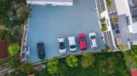 Duka's Hotel - Parkplatz