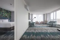Canvas Moncton, Tapestry Collection by Hilton