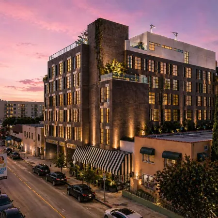 Whisky Hotel Отели рядом с достопримечательностью «Киностудия Paramount»