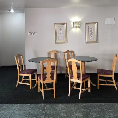 Economy Inn & Suites