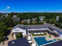 Greenporter Hotel - Pools