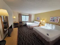 Boarders Inn & Suites by Cobblestone Hotels - Wautoma - parking