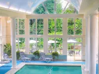 Senator Inn & Spa - Kolam Renang