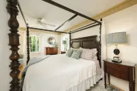 Colonial Gardens B & B