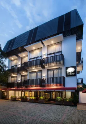 ไวท์ทรีเรสซิเดนซ์ โรงแรมใกล้สถานีปาซาร์มิงกู