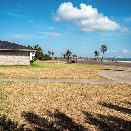 Texas Retreat on Ocean Drive Sleeps 19 with Hot Tub & Game Room