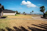 Texas Retreat on Ocean Drive Sleeps 19 with Hot Tub & Game Room - Spa