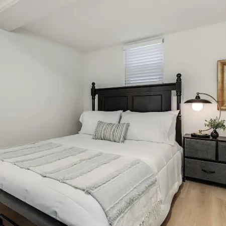Walk to la Mesa Village: Apt w/ Private Patio