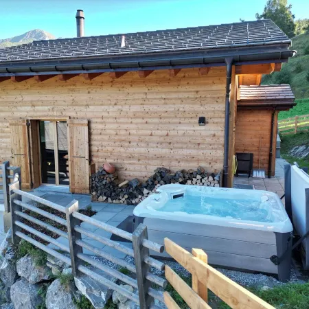 Chalet Amerhone - Luxury Chalet with Jacuzzi