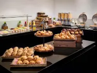 Novotel Toronto North York - breakfast