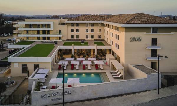 Mercure Avignon TGV Hotel et Spa