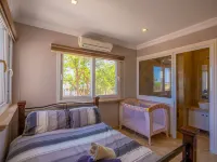 Poolside Bar Villa · Sea Views · Çatalköy Ξενοδοχεία στην πόλη 'Αγιος Επίκτητος