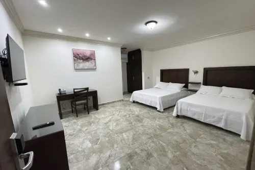 Hotel Las Carolinas - Homestays