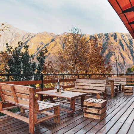 My Space Kazbegi Отели в г. Степанцминда