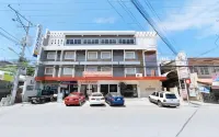 เรดดอร์ซ พลัส แอท ร็อกซัสสตรีท ดาเวา โรงแรมใน