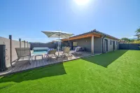 Lecci Retreat Near Cala Rossa Beach