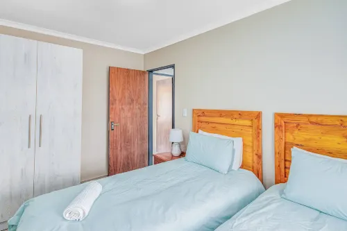 No2 Airville Indigo,9 min Drive to Cresta Mall - Condos