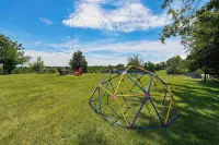 Families Welcome! Corinth Escape w/ Lake Views - 3-Star