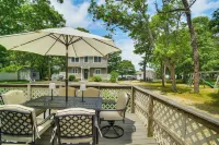 Charming Cape Cod Water-View Cottage - Wifi