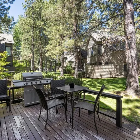 Newly Remodeled Townhouse, 2 Master Suites, Hot Tub, Sharc Passes, Bikes