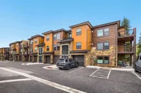 Modern Mountain Living 2br/2ba, New Listing - 3-Star
