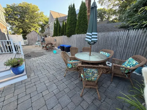 New Listing!  Beautiful, new, luxurious house just steps to the beach - Homestays